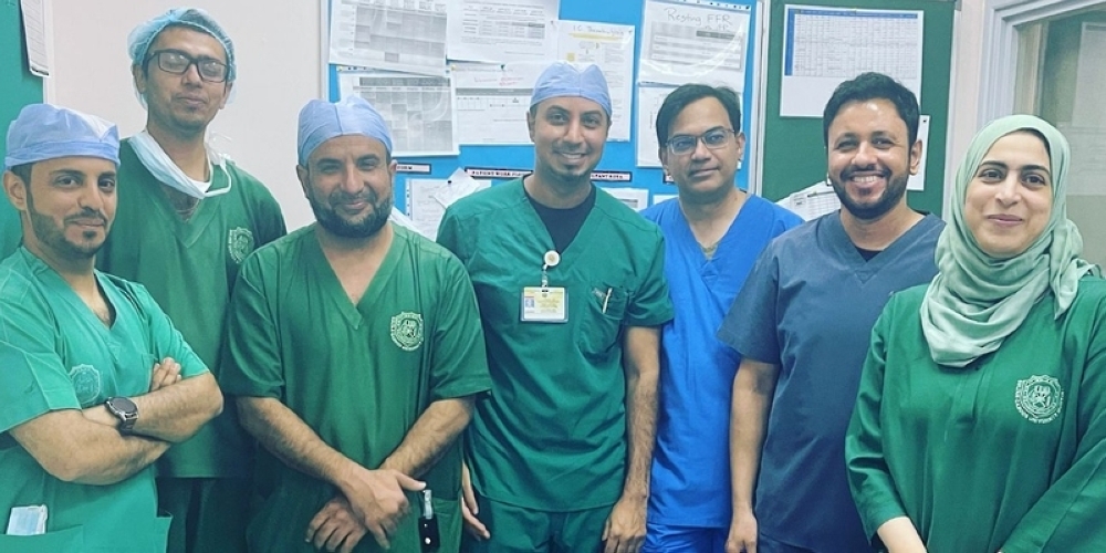 فريق طبي في مستشفى جامعة السلطان قابوس ينجح في إجراء عملية لحالة نادرة