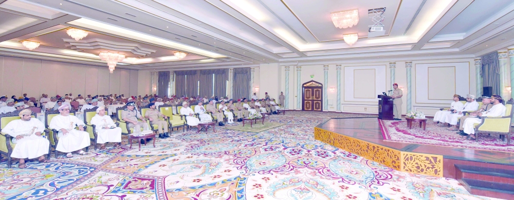 مناقشة غرس الانتماء الوظيفي للمؤسسة وأثره على الأداء