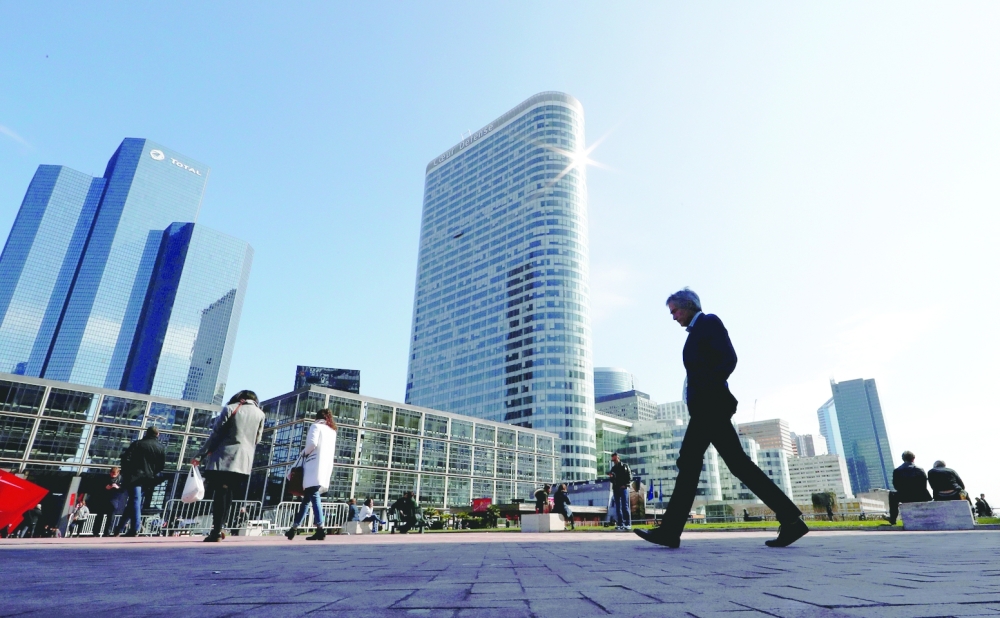 البنك المركزي الأوروبي يشير إلى احتمال رفع أسعار الفائدة  لمواجهة التضخم