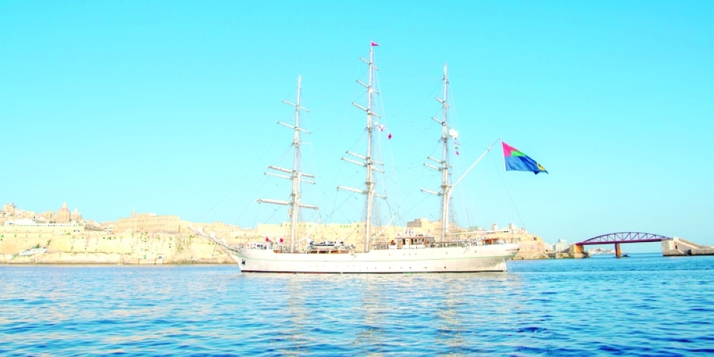 شباب عمان الثانية تصل ميناء فاليتا