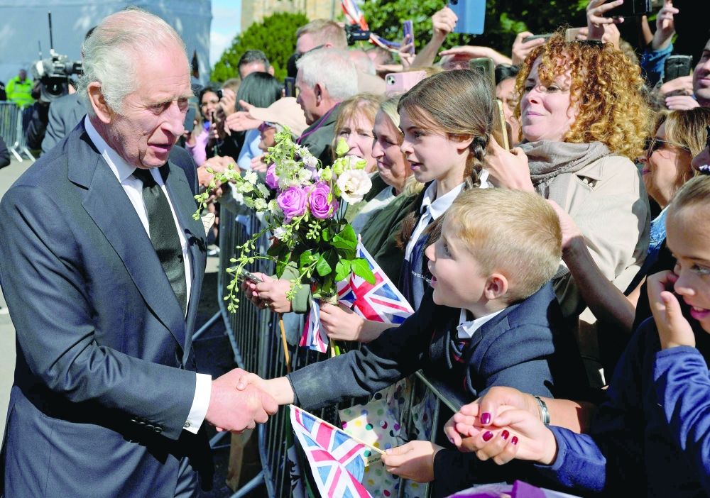 ليز تراس تلتقي زعماء العالم قبل جنازة الملكة
الحشود تحيي الملك تشارلز في ويلز .. وتوقف موقت لطابور وداع إليزابيث الثانية