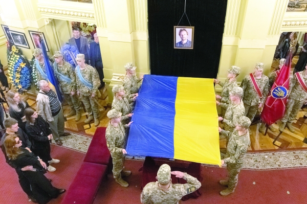 Biden warns Putin on N-weapons in Ukraine