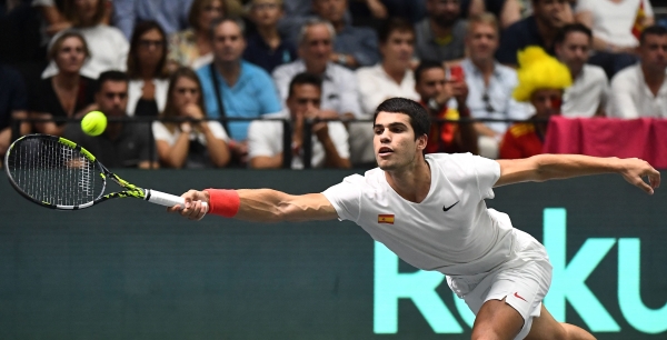 Alcaraz puts Spain into Davis Cup quarters