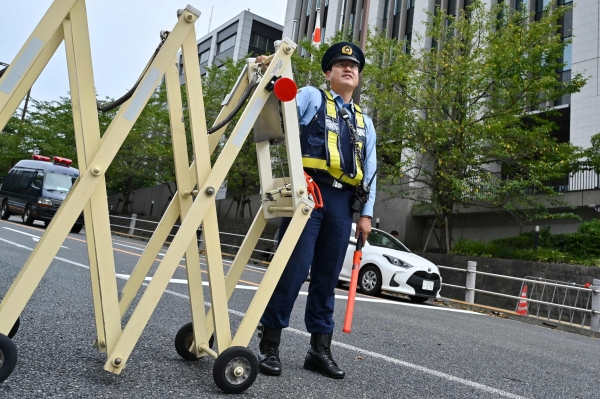 Man sets himself on fire near Japan PM's office