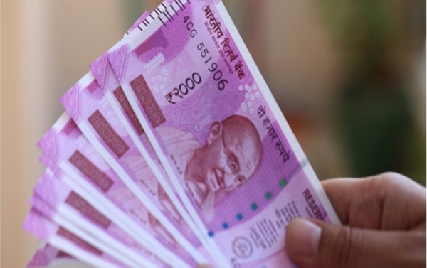 Indian rupee touches 209 per Omani riyal