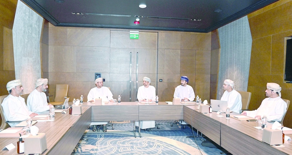 متابعة تنفيذ المشروعات الاستراتيجية بمحافظة مسندم