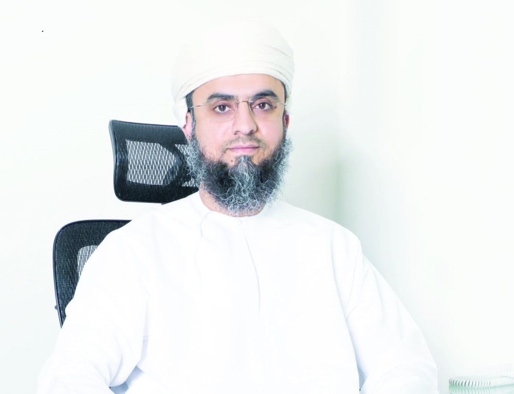 العمانية للعناية بالقرآن الكريم تلقّن الطلاب القراءة والكتابة وفقا للمنهج القرآني