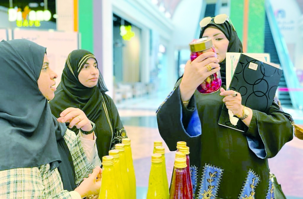 معرض للمنتجات الريفية بنزوى يتيح للزوار تقييم جودة السلع 1 معرض للمنتجات الريفية بنزوى يتيح للزوار تقييم جودة السلع
