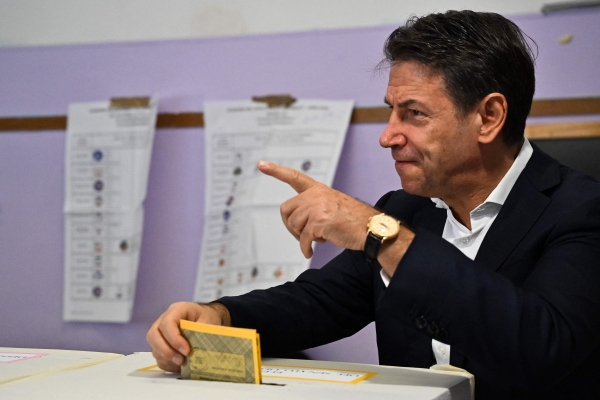 Low voter turnout as Italy elects a new parliament