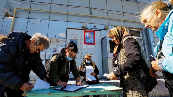 Russia holds referendums in occupied Ukrainian areas despite shelling