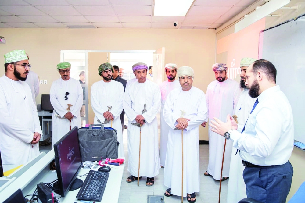 «جامعة التقنية» في صور تدشن مختبرات الحاسب الآلي الحديثة 8 «جامعة التقنية» في صور تدشن مختبرات الحاسب الآلي الحديثة