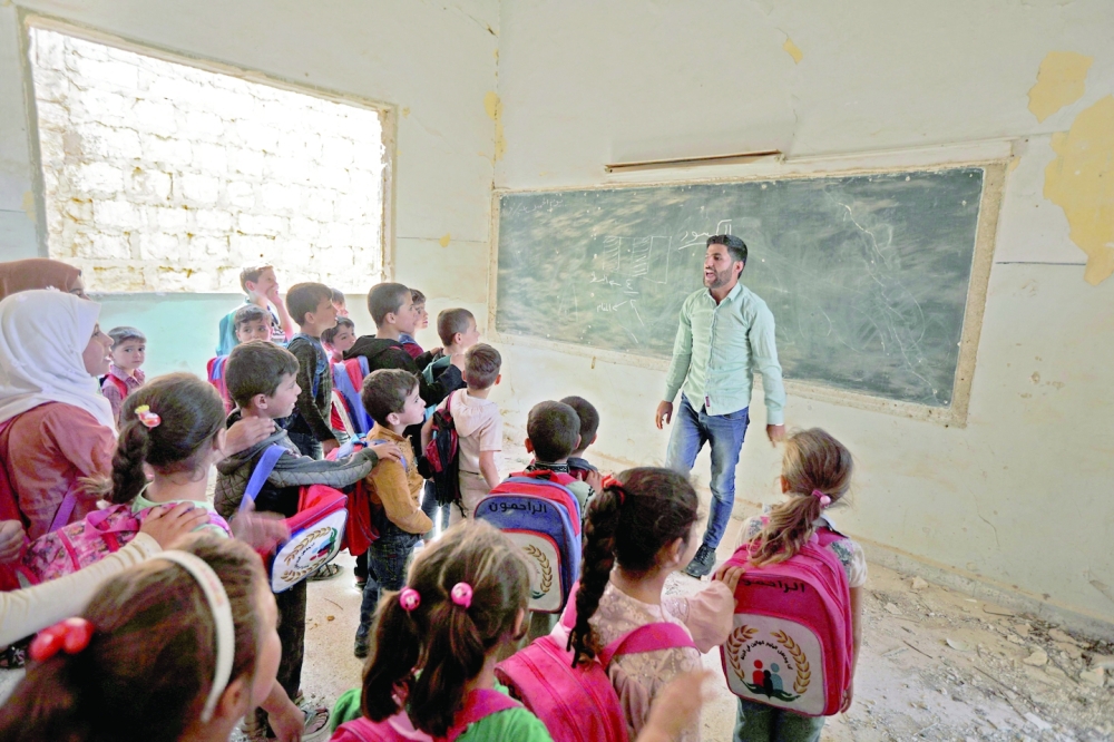 مسلحون يغتالون مسؤولا في محافظة درعا
سوريا تعزز جهودها لإعادة بناء ما دمره الإرهاب