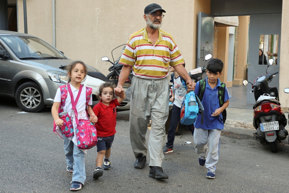 تظاهرات تطالب بالعدالة في تحقيق مرفأ بيروت بعيداً عن التدخلات السياسية
رئيس مجلس النواب اللبناني يدعو إلى انعقاد البرلمان غدا لانتخاب رئيس للجمهورية