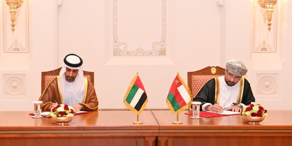 توقيع اتفاقيات ومذكرات تفاهم بين بورصة مسقط وسوق أبوظبي للأوراق المالية