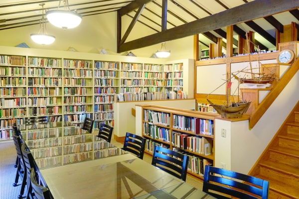 Oman library reopens in Washington