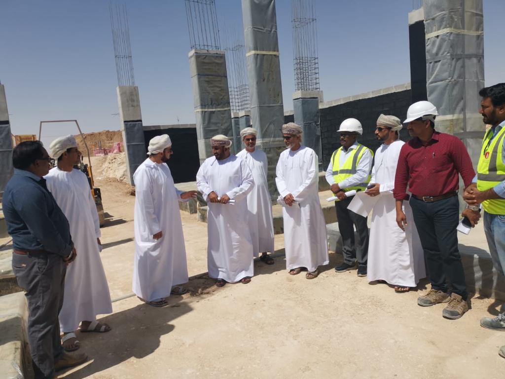 أمين عام مجلس المناقصات يطلع على المشروعات التنموية بولاية المزيونة