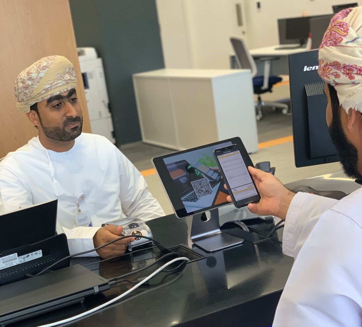 المحطة الواحدة بالدقم تعلن إيقاف استقبال المعاملات الورقية 8 المحطة الواحدة بالدقم تعلن إيقاف استقبال المعاملات الورقية