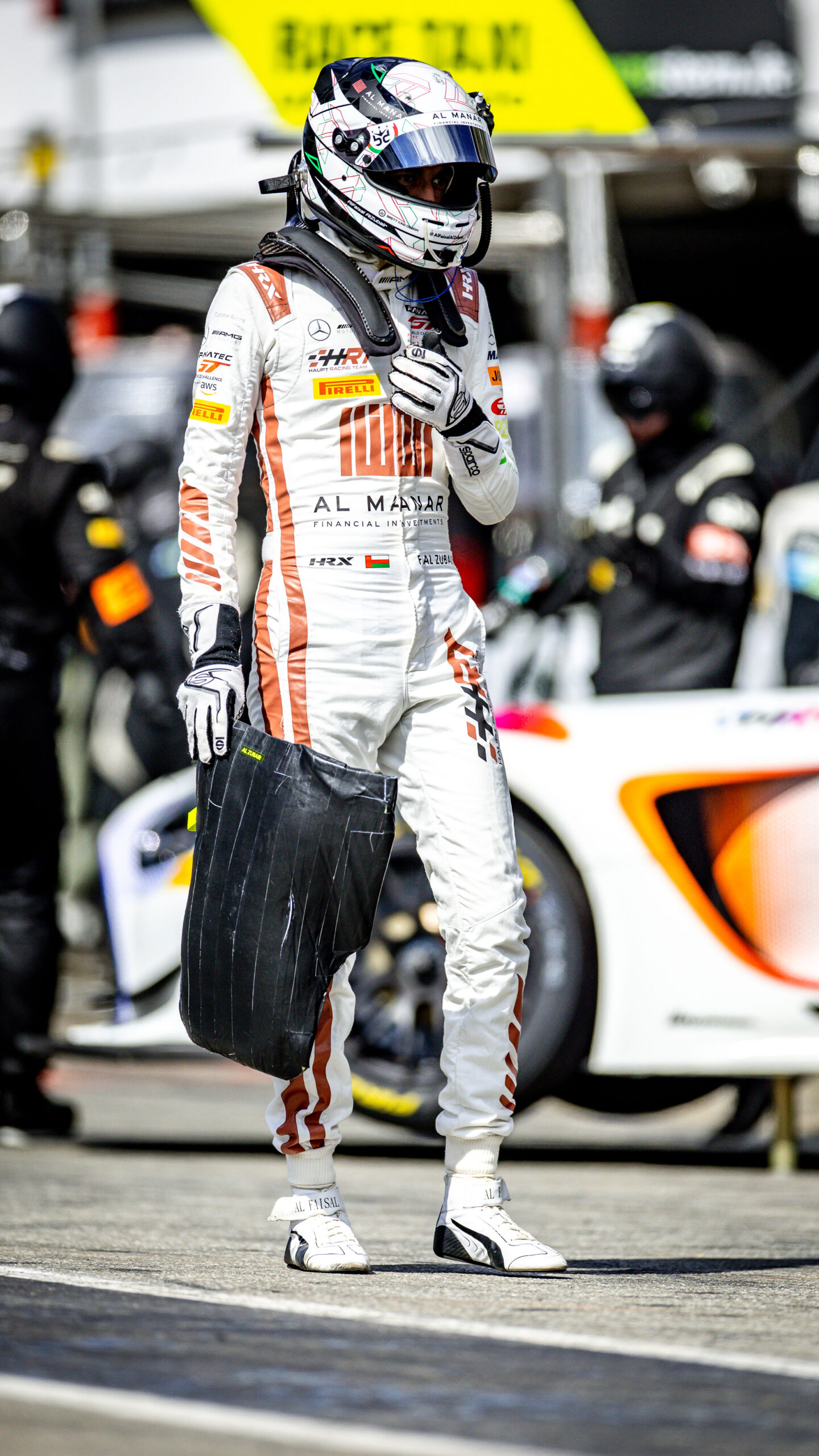 الفيصل الزبير يحصد المركز الـ5 في الجولة قبل الأخيرة من بطولة جي تي العالمية للسيارات