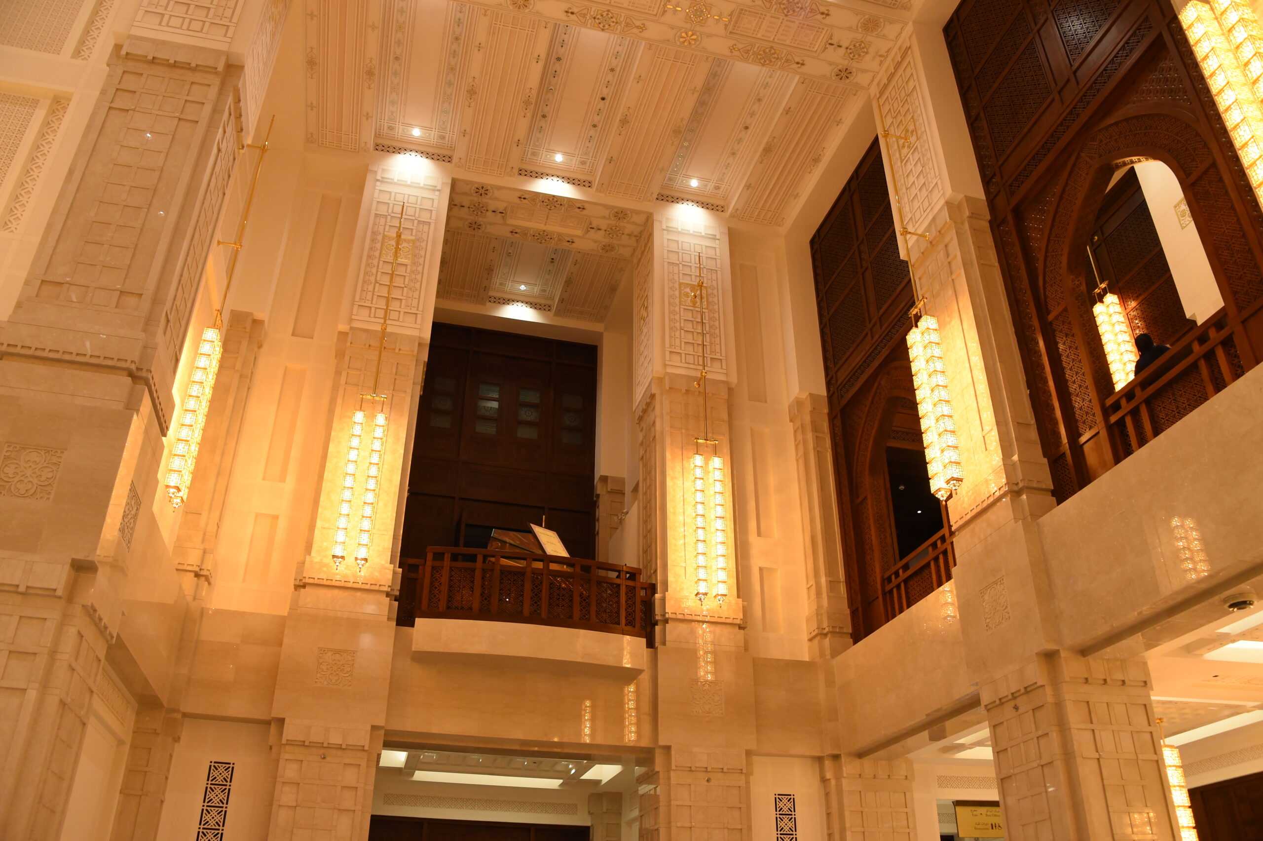 مسقط .. مدينة تضيء بالجمال والثقافة 2 6318313920f6f scaled