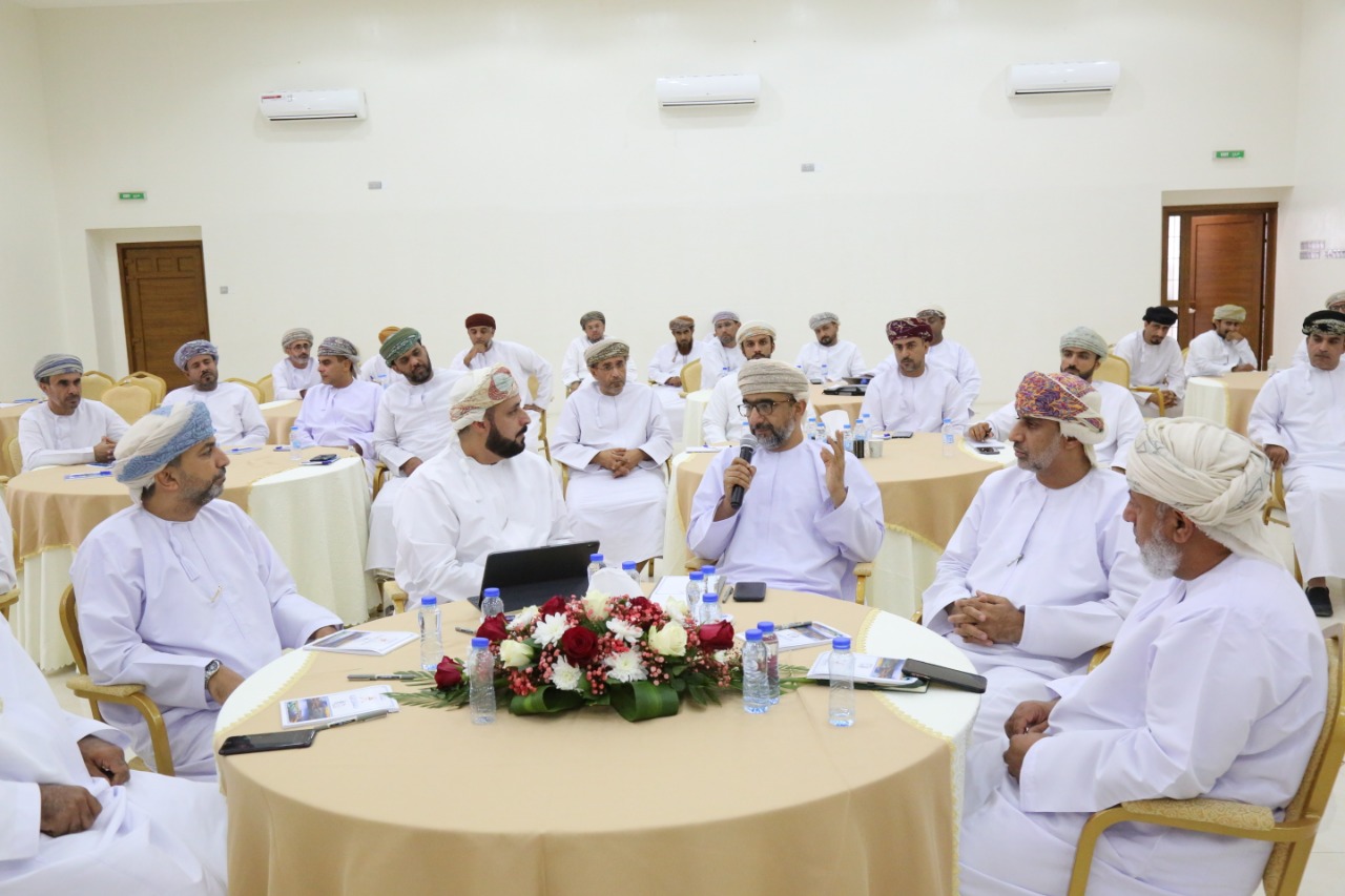 لقاءٌ تعريفي حول دور الأمانة العامة لمجلس المناقصات بمحافظة جنوب الشرقية