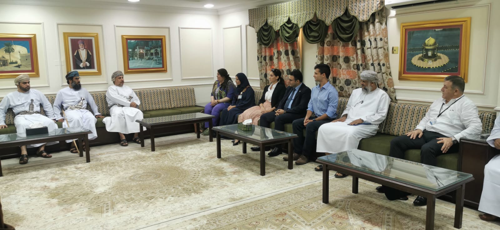 وفد منظمة الصحة العالمية يزور مدينة نزوى 2 6326ed9de1455