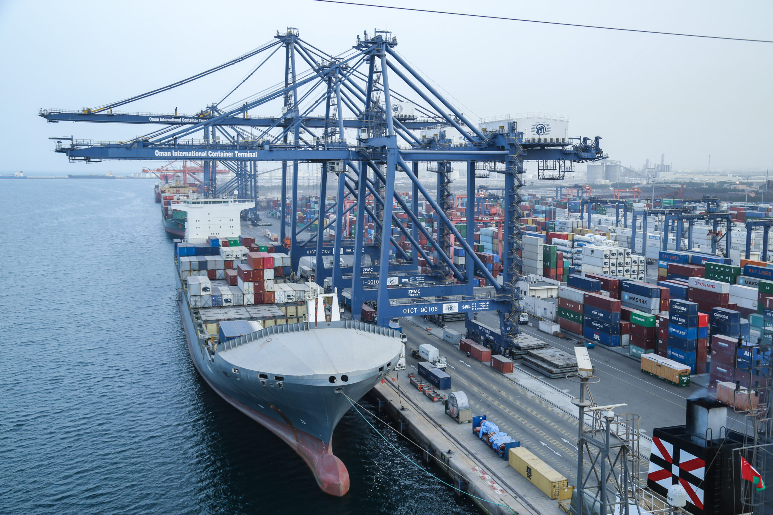 القطاع الخاص في سلطنة عُمان يتطلع إلى تعزيز الشراكة التجارية مع نظيره بدولة الإمارات