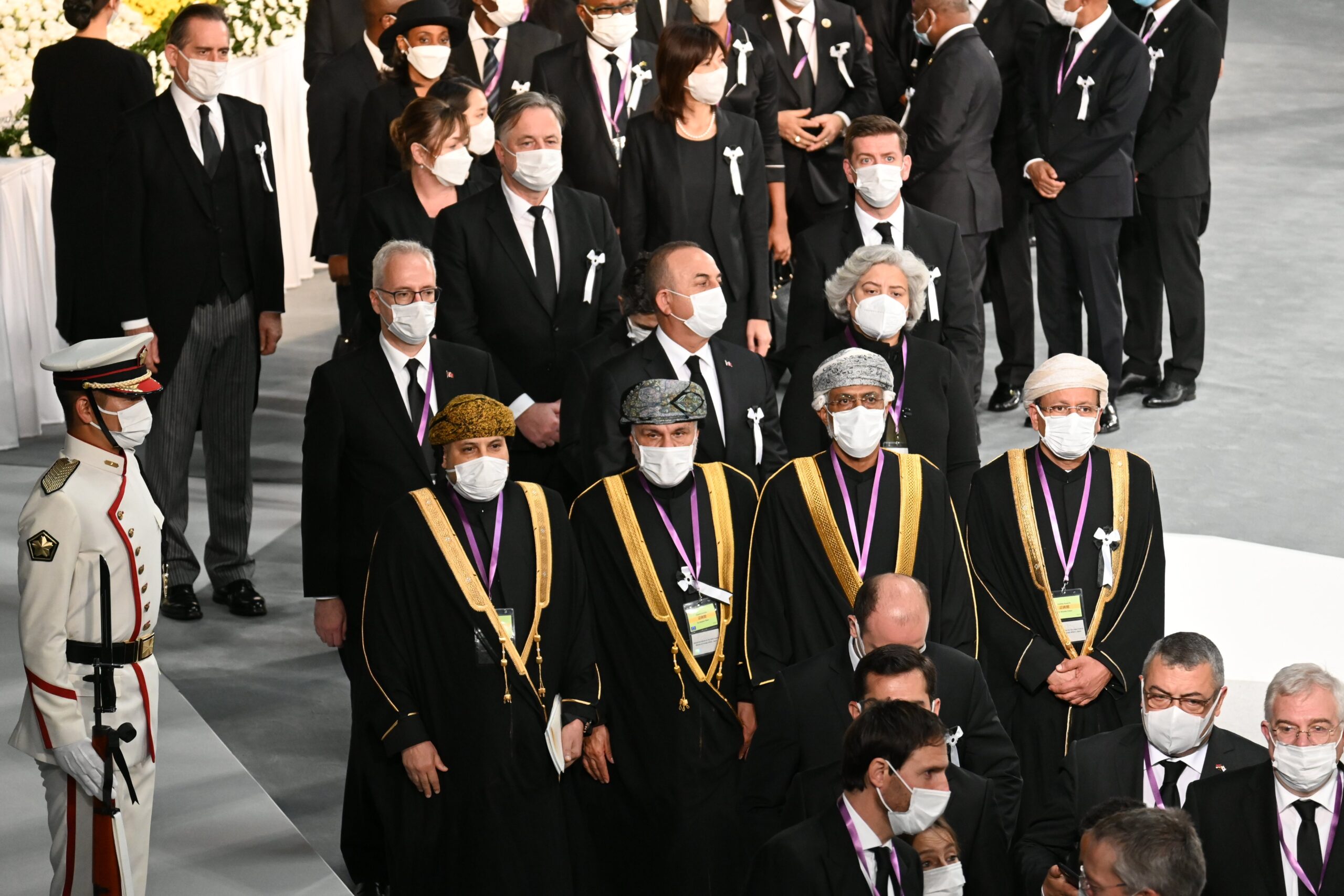 بتكليف سامٍ .. معالي الشيخ سالم بن مستهيل المعشني يشارك في مراسم تشييع رئيس الوزراء الياباني السابق