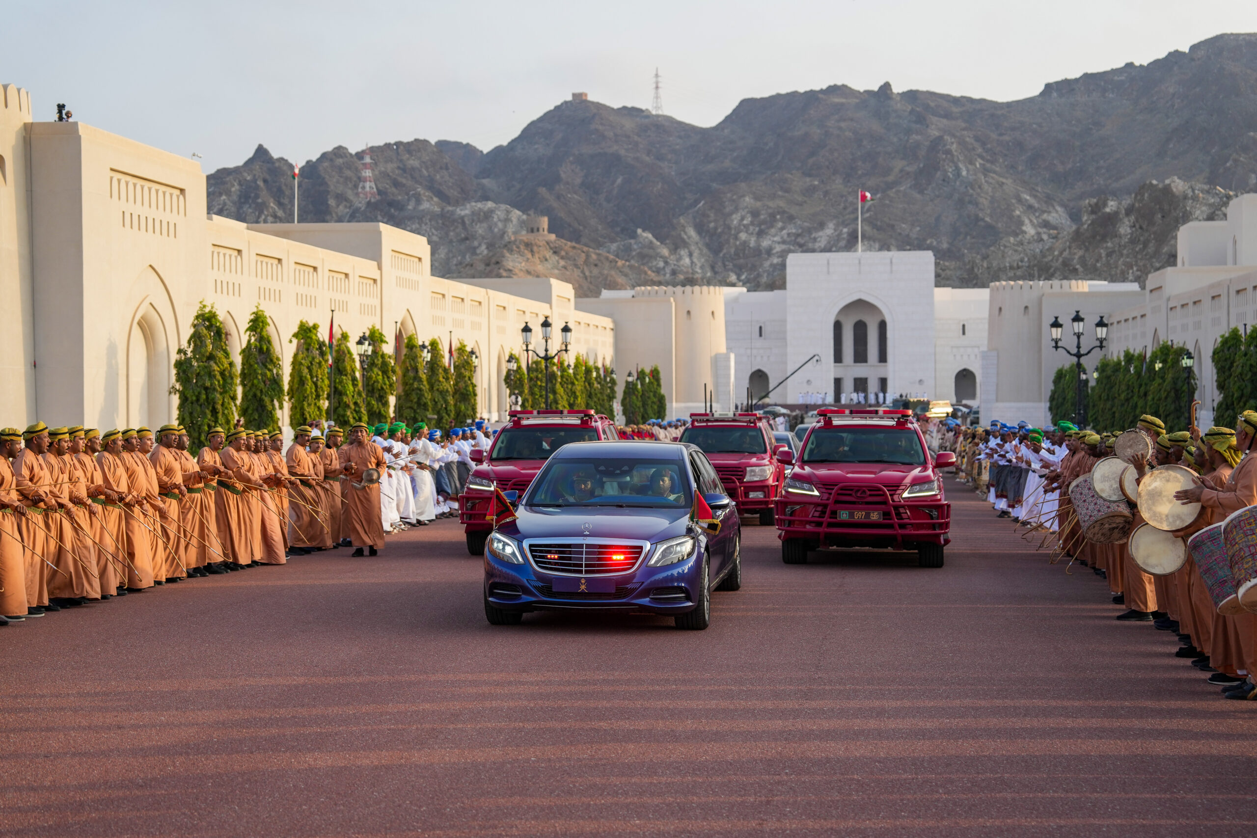 63333a915b084 scaled