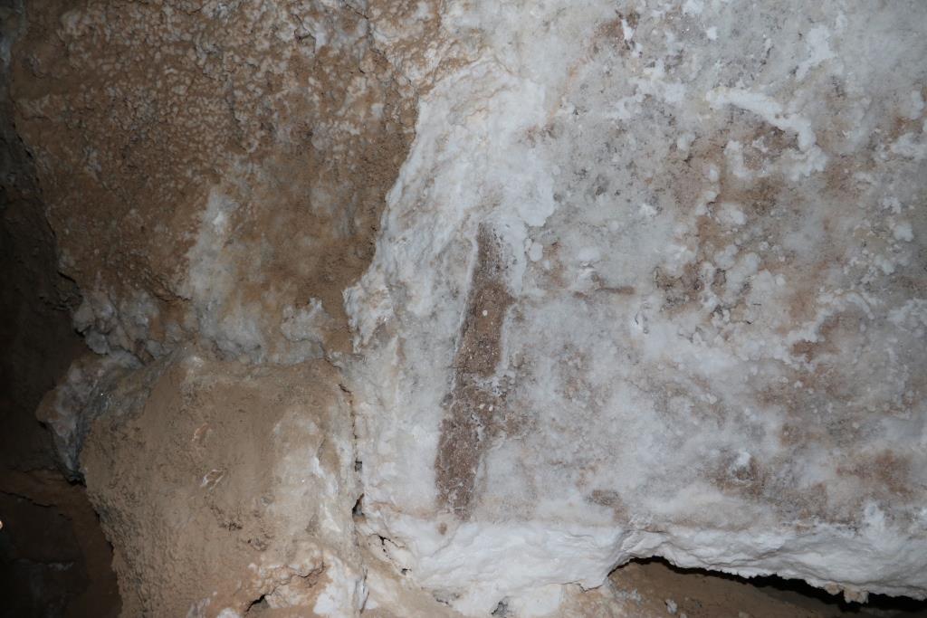 قارتا الملح والكبريت معالم سياحية طبيعية في أدم