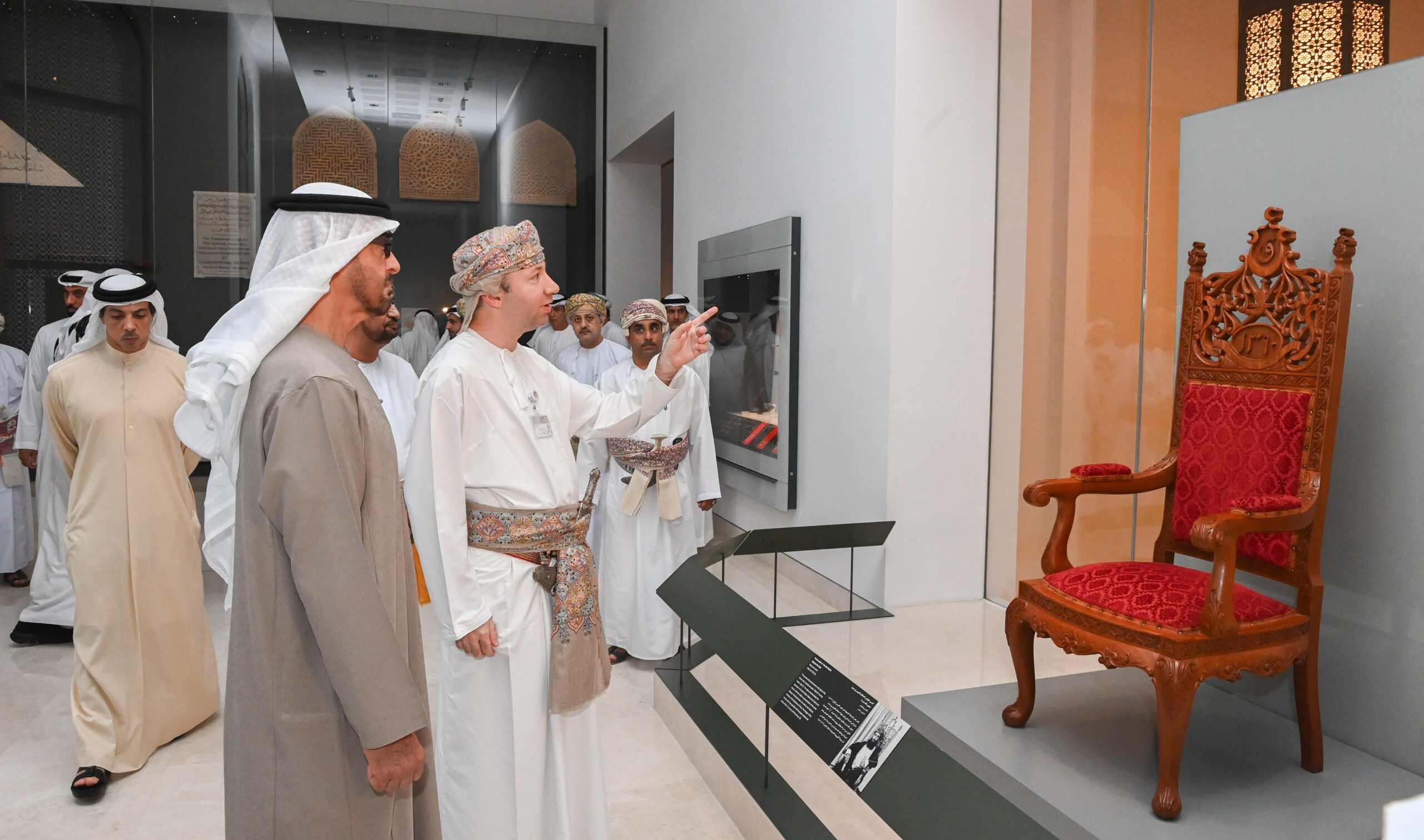 رئيسُ دولة الإمارات العربية المتحدة يزور المتحف الوطني