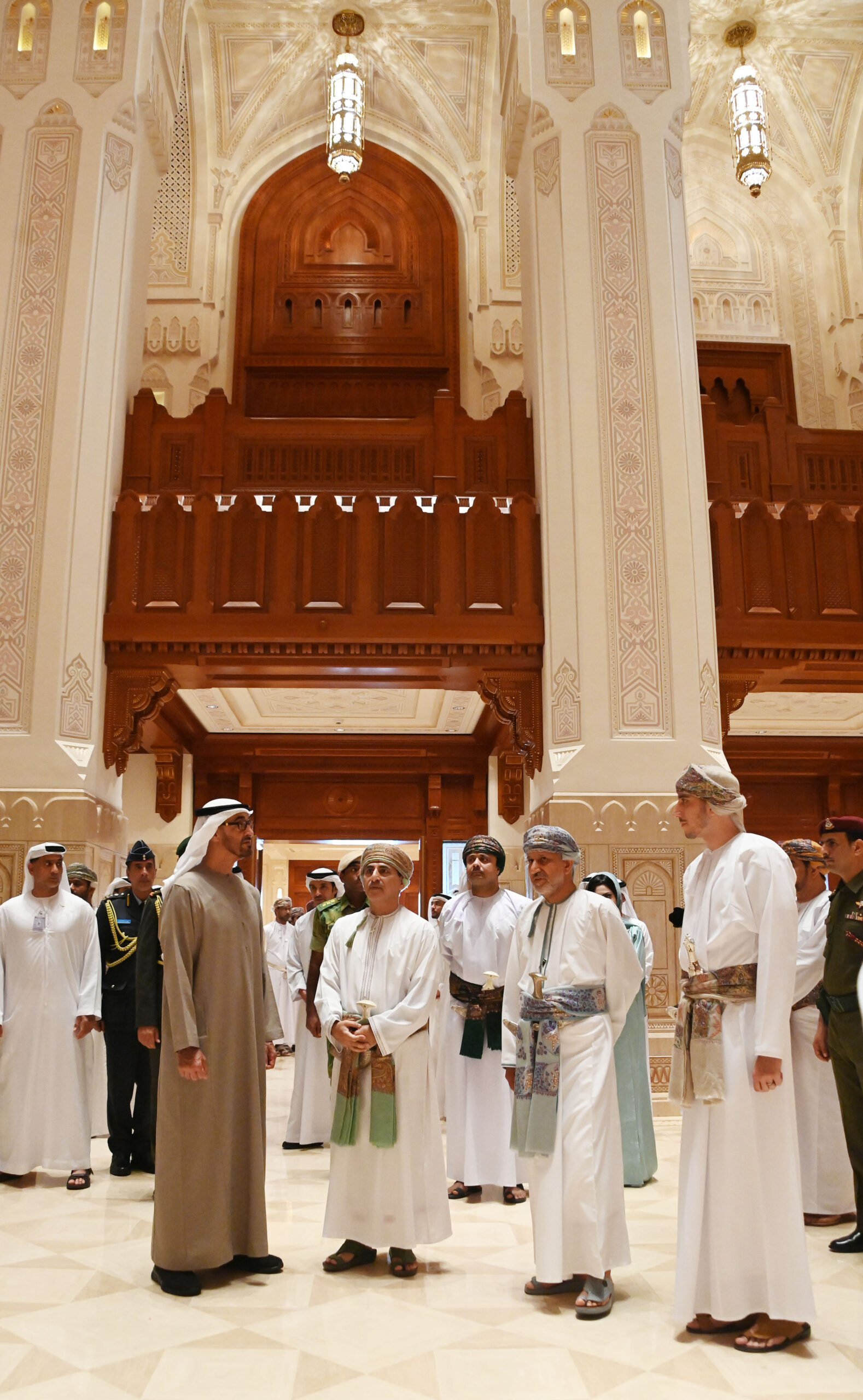 سُمو الشّيخ محمد بن زايد يزور دار الأوبرا السُّلطانية