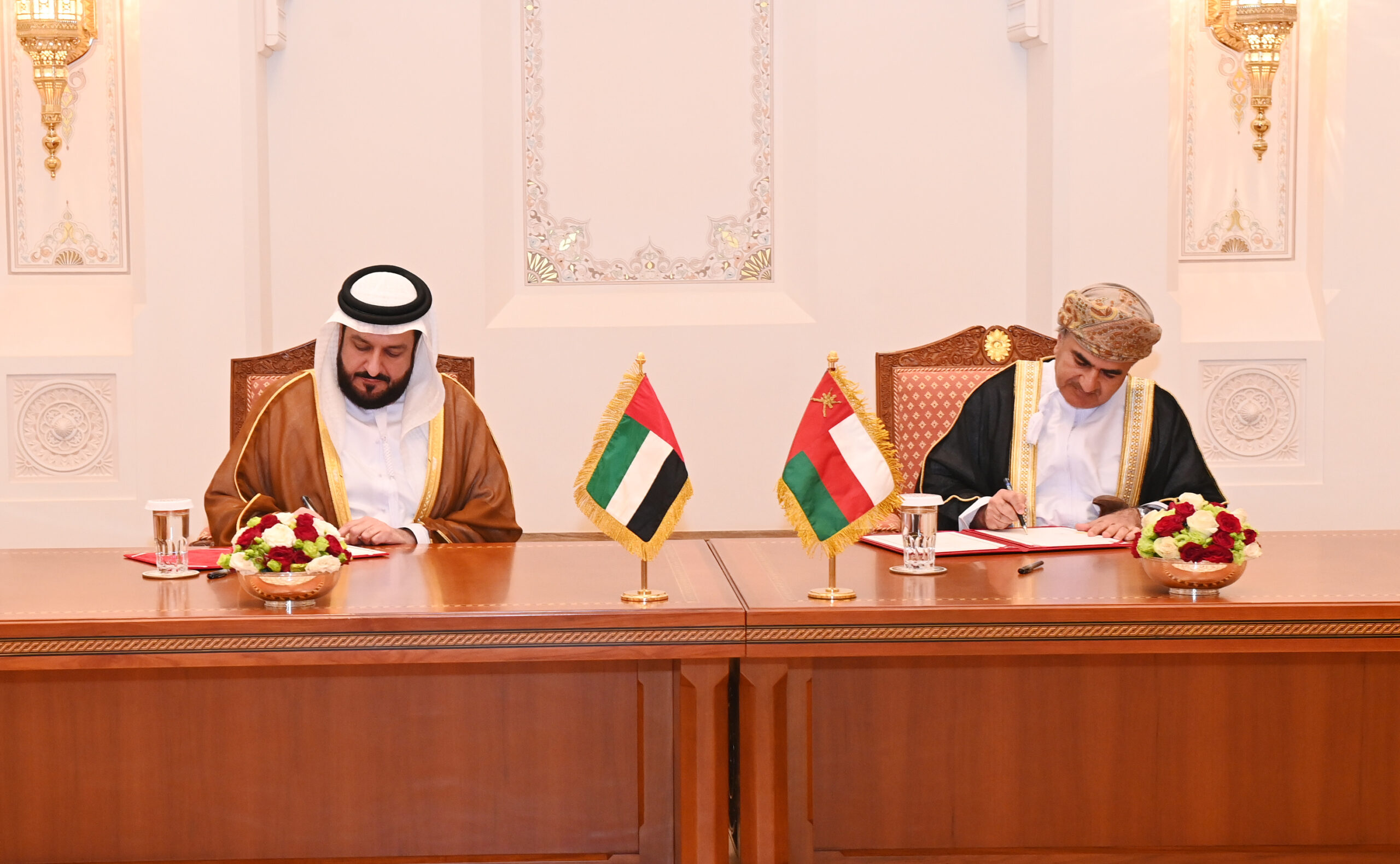 الاتفاقيات ومذكرات التفاهم بين سلطنة عُمان والإمارات دافع لمزيد من التعاون والاستثمار المشترك 2 63341a3d75a3b scaled