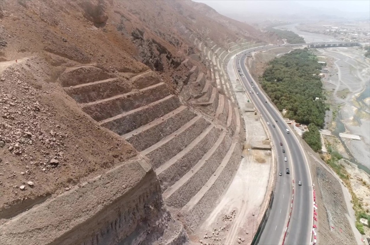 إنجاز حوالي 50 بالمائة من مشروع توسعة طريق الرسيل – بدبد