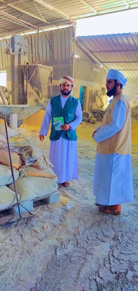 مركز البيئة بالسويق يضبط مصنع خالف الإشتراطات البيئية