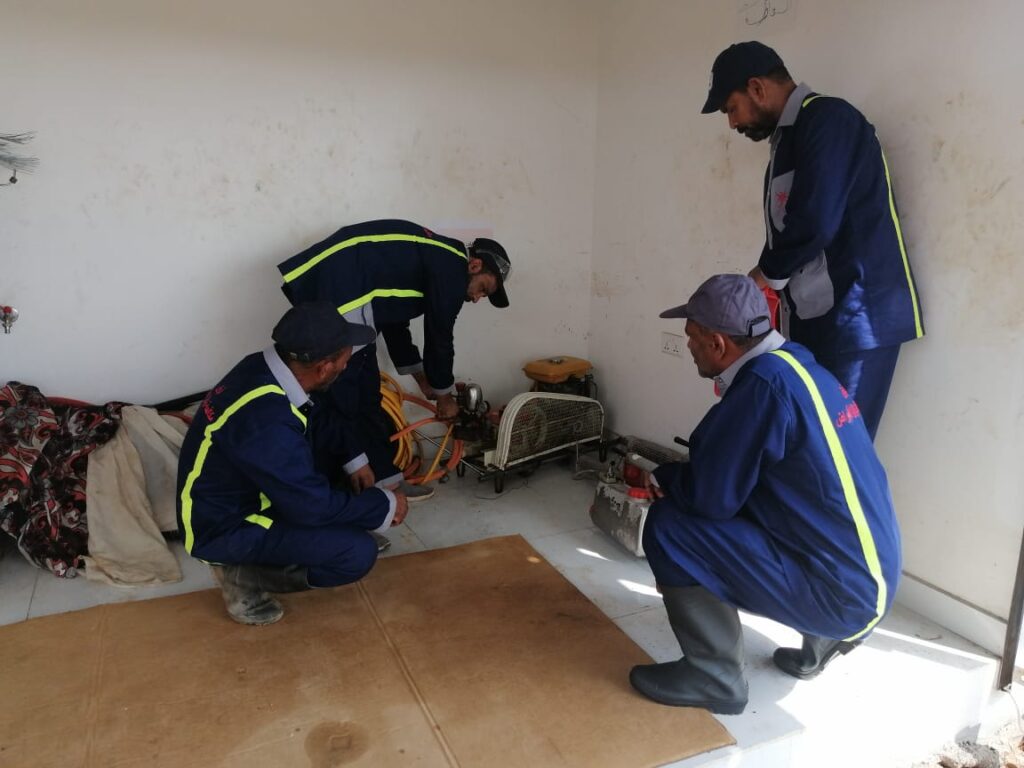 بلدية الخابورة تقيم ورشة عمل تختص في صيانة وتنظيف الآلات والمعدات المستخدمة في عمليات الرش بالمبيدات 3 IMG 20220912 WA0023