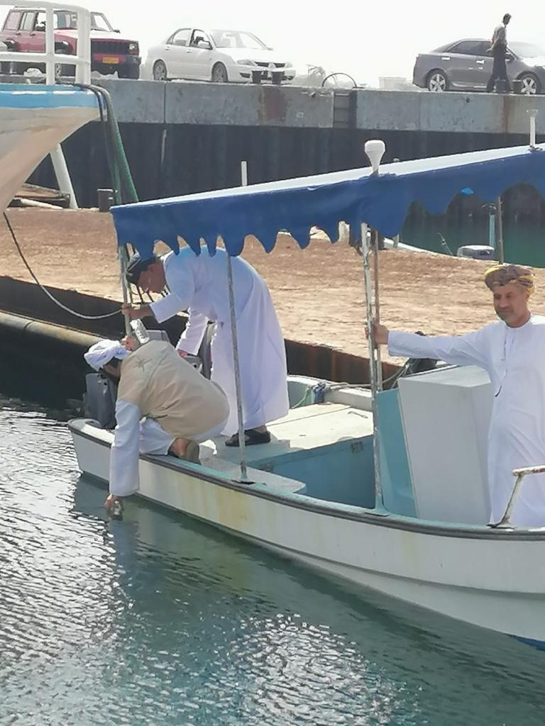 مركز البيئة بالسويق يستجيب لبلاغ افاد بتلوث مياه البحر بالخابورة 2 IMG 20220921 WA0004