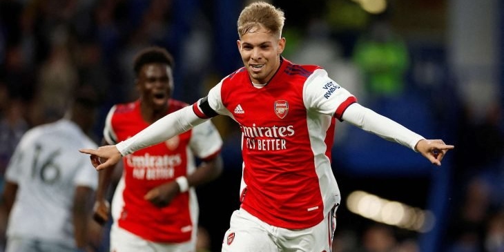 سميث رو لاعب أرسنال الإنجليزي يغيب حتى ديسمبر القادم بعد جراحة بالفخذ