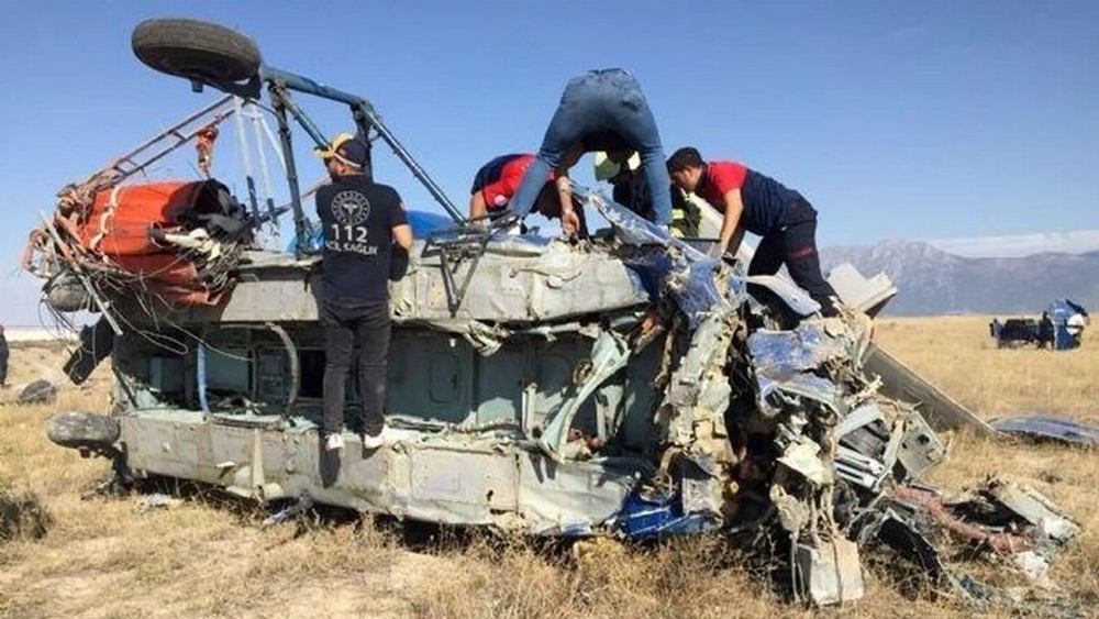 مصرع شخصين إثر تحطم مروحية جنوب غرب تركيا