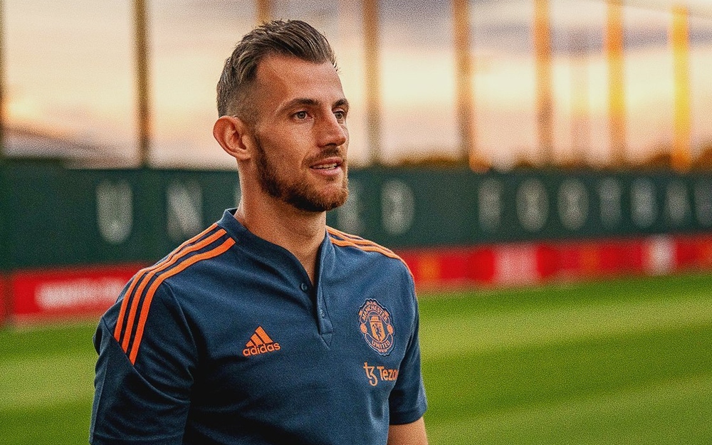 مانشستر يونايتد يضم الحارس السلوفاكي دوبرافكا