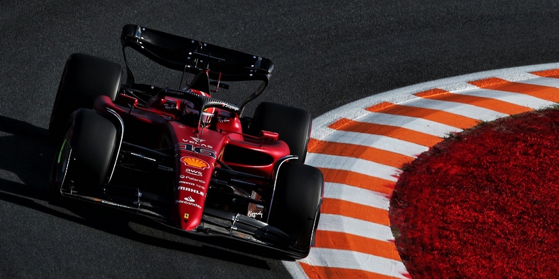 سائق فيراري لوكلير يتفوق في جولة التجارب الحرة الأخيرة في هولندا