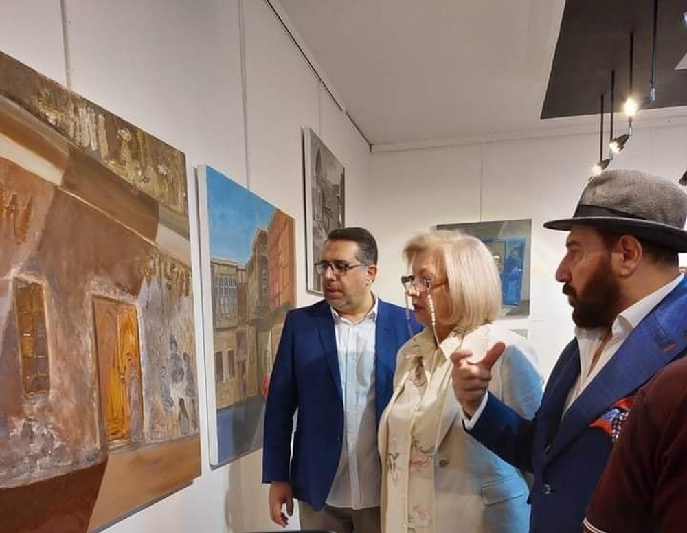 أماكن ووجوه.. معرض فني في عمّان لثلاثة فنانين