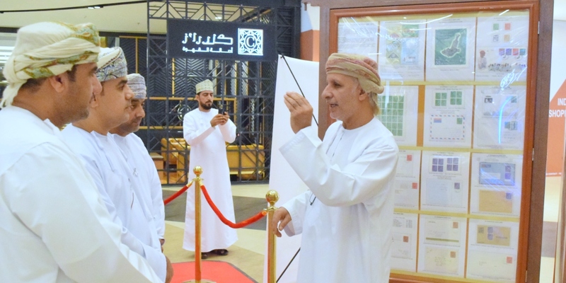 افتتاح معرض هواة الطوابع بصحار