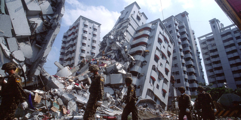 زلزال بقوة 7.5 يضرب عاصمة المكسيك