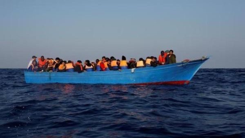 حرس السواحل الليبي ينقذ 44 مهاجرا