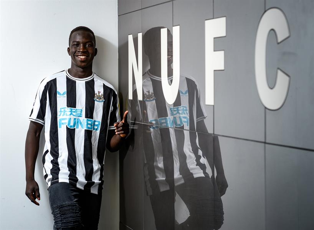 نادي نيوكاسل يونايتد يتعاقد مع المهاجم الأسترالي جارانج كول