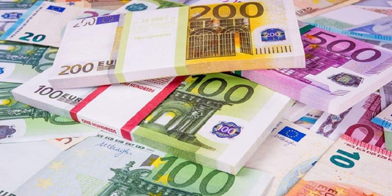 المركزي الأوروبي يمهّد لرفع الفائدة مجددًا