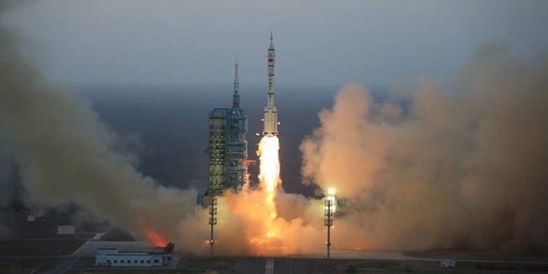 الصين تطلق قمرًا صناعيًّا لنقل الأصوات بجودة عالية