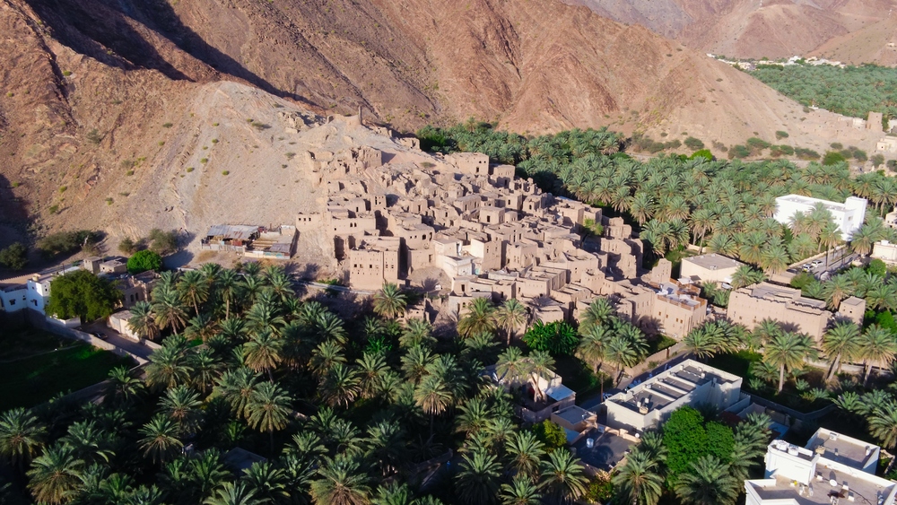 الحارات العمانية القديمة نموذج لارتباط المواطن العُماني بأرضه وثقافته 1 الحارات العمانية القديمة نموذج لارتباط المواطن العُماني بأرضه وثقافته