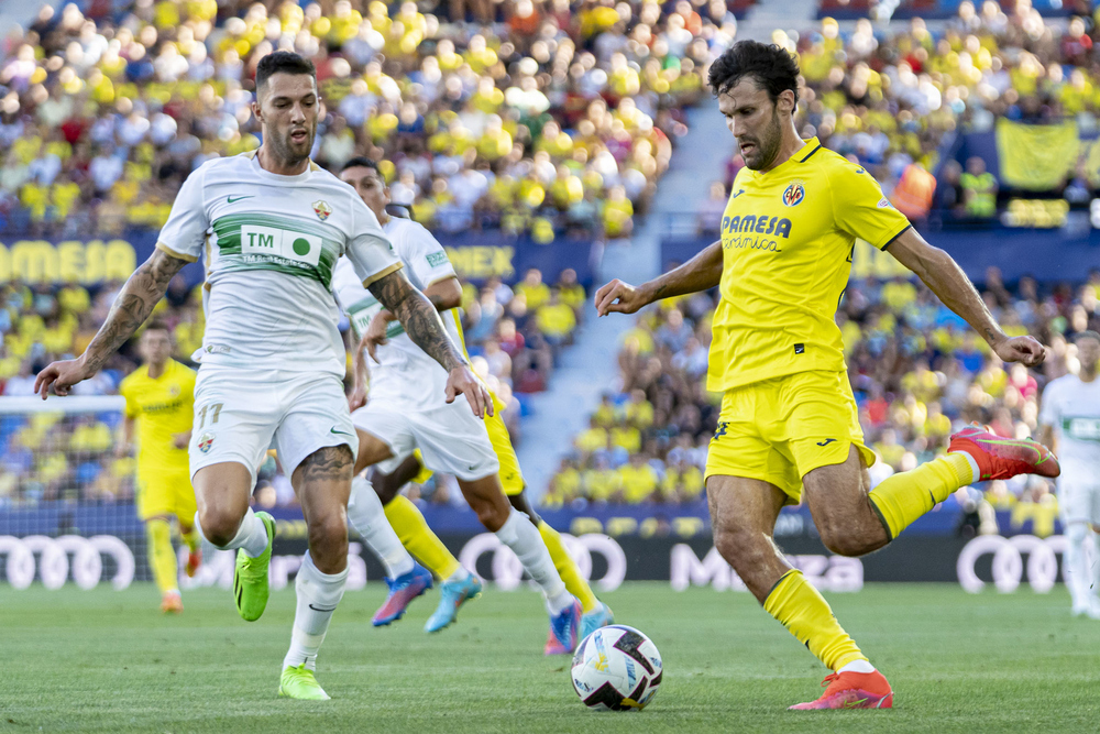 فياريال يفوز على إلتشي برباعية في الدوري الإسباني لكرة القدم