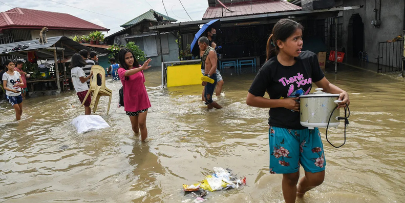 السُّلطات الفلبينية توجّه بمساعدة المتضررين جراء اجتياح الإعصار نورو